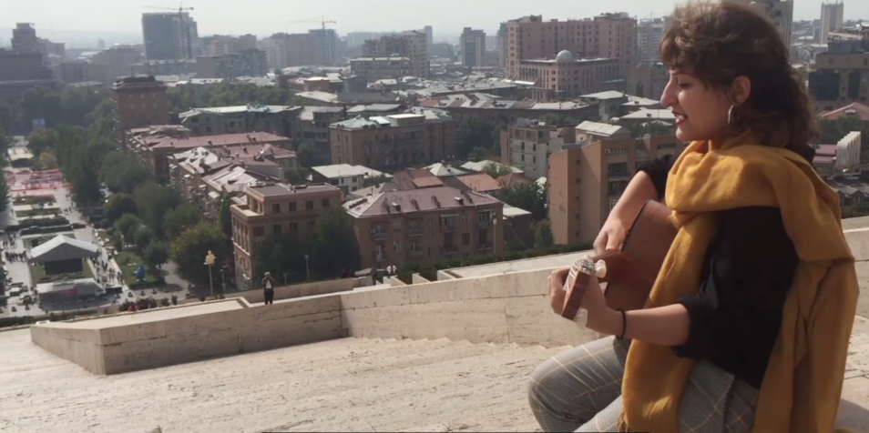 Anna Srapionyan singing