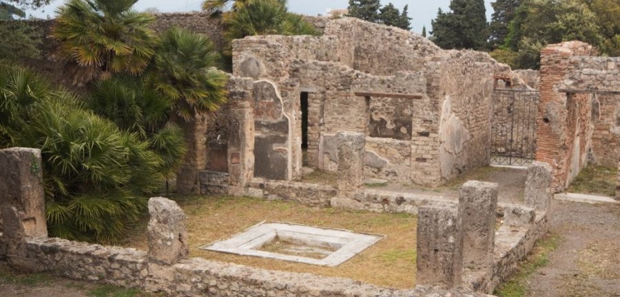 Standing architecture at the Casa della Regina Carolina in Pompeii