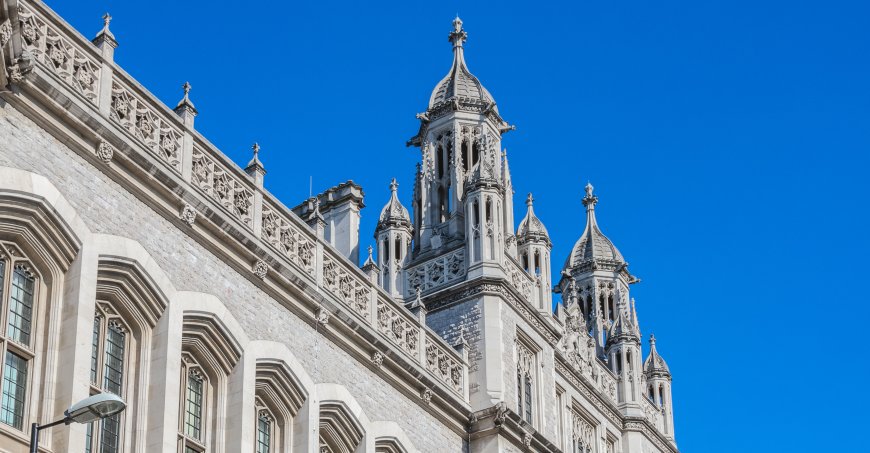 Exterior of the Maughan Library of King's College London.