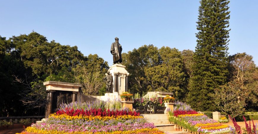 Outdoor sculpture installation honoring Jamsetji Nusserwanji Tata, IISc founder.