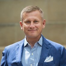 Alex Ponomarenko headshot